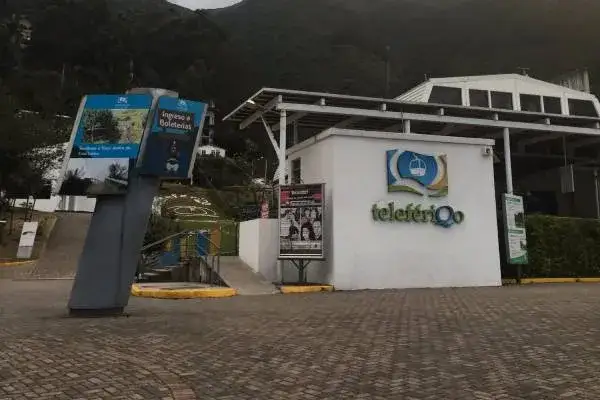 Entrance to the Teleférico de Quito cable car base station on Avenida Occidental