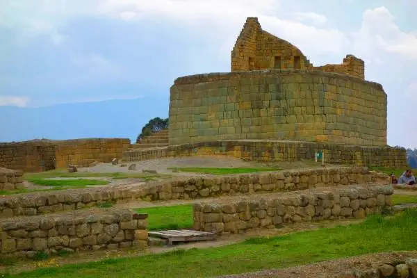 DAY 6 – Ingapirca Ruins + Transfer to Cuenca