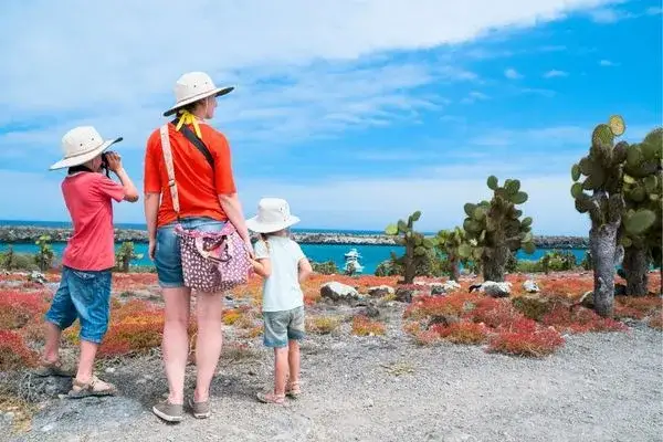 best time to visit galapagos ()