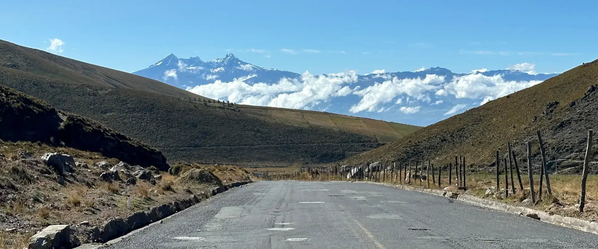 avenue of the volcanoes ecuador