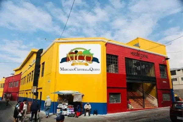 Mercado Central food stalls — Quito Old Town local lunch