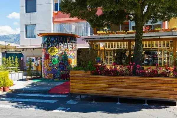 Where to stay in Quito old town: La Ronda pedestrian street with boutique hotels