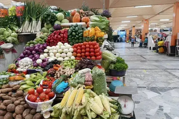 Top things to do in Quito: Mercado Central food stalls — local culture experience