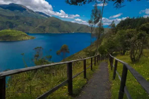 Otavalo → Cotacachi → Cuicocha → Peguche