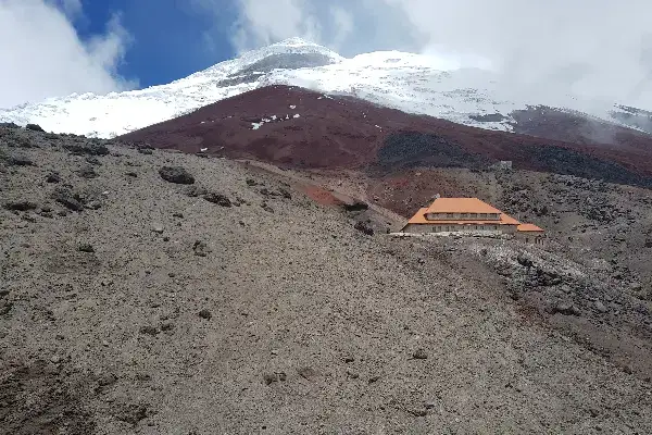 Cotopaxi refuge jose rivas